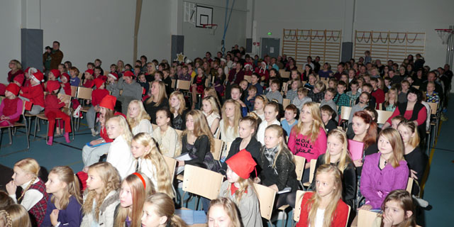 ruotsinkylan_joulu_2012-12-21_sali_pieni.jpg